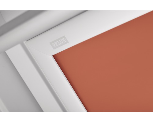 Detail střešního okna s logem Velux