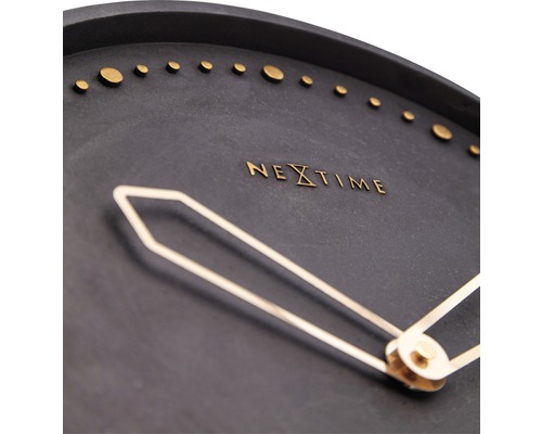 Detail nástěnných hodin Nextime se zobrazením času