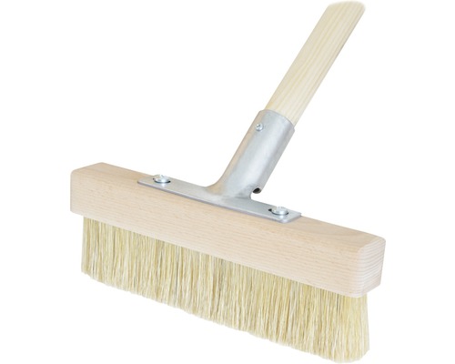 Štětec s dřevěnou rukojetí a štětinami