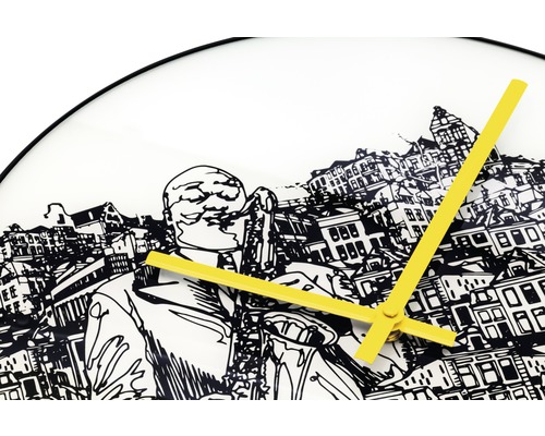 Nástěnné hodiny s hráčem na saxofon a městskou scenérií