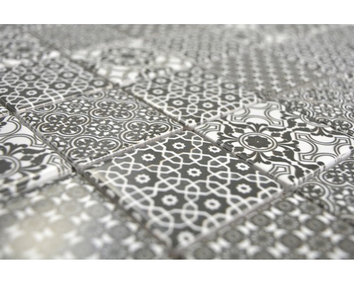 Dekorativní dlaždice se vzorem