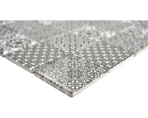 Mozaiková dlaždice se vzorem