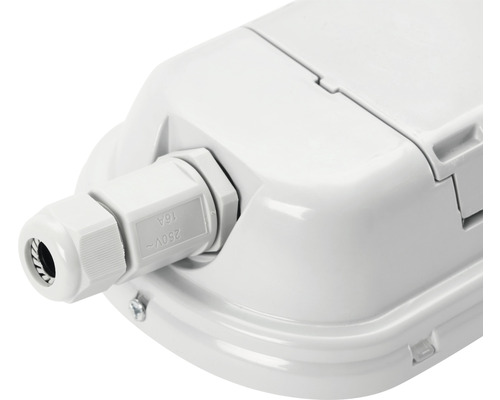 Detail bílé přípojky vlhkotěsného svítidla