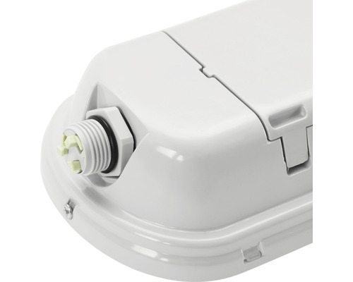 Detail vlhkotěsného svítidla s kabelovou průchodkou