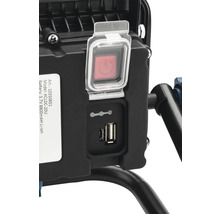 Detailní pohled na pracovní lampu s USB portem a vypínačem