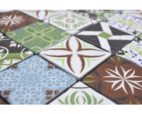 Detail vzorovaných dlaždic