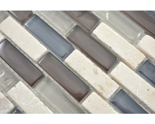 Detail mozaiky ze skla a kamene