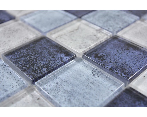 Detail skleněných mozaikových dlaždic