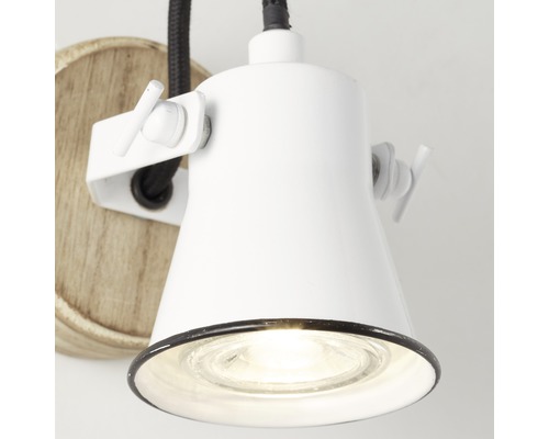 Bílé nástěnné svítidlo s dřevěnou základnou pro vnitřní osvětlení