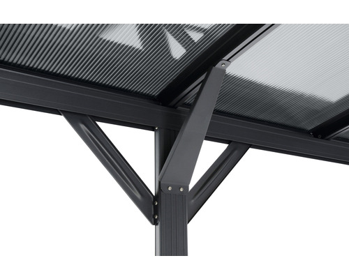 Detail stabilní podpůrné konstrukce altánu s průhlednou střechou