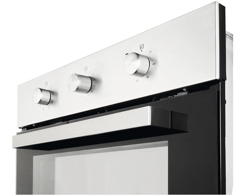 Detailní záběr trouby s otočnými knoflíky pro regulaci teploty