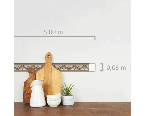 Bordura s geometrickým vzorem, délka 5,00 metru, šířka 0,05 metru