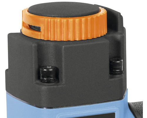 Detailní pohled na nastavovací kolečko pneumatické hřebíkovačky