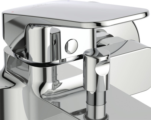 Detail chromované baterie pro umyvadlo