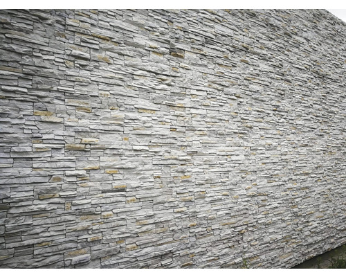 Zeď s kamenným obkladem pro venkovní použití
