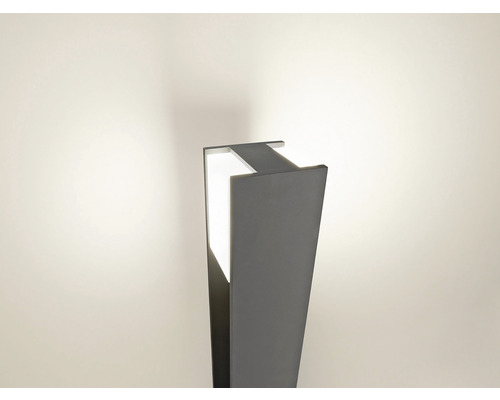 Zahradní lampa pro osvětlení venkovních prostor