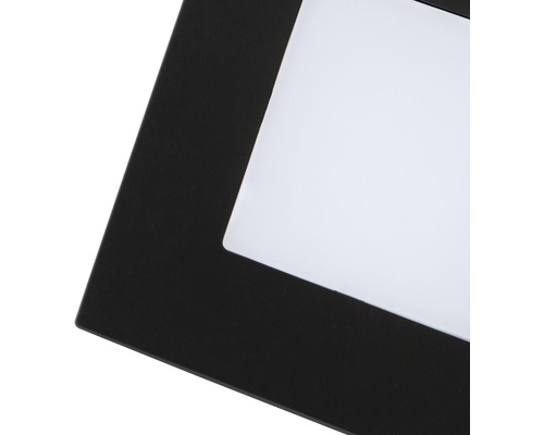 Detailní pohled na černou LED desku