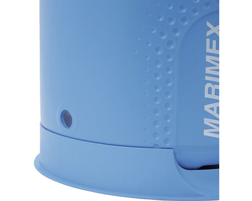 Detail modrého bazénového příslušenství MARIMEX s odvodňovacím otvorem.
