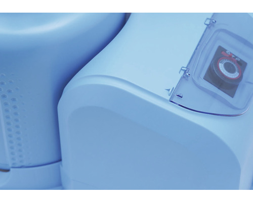 Detailní pohled na zařízení na změkčování vody s časovačem