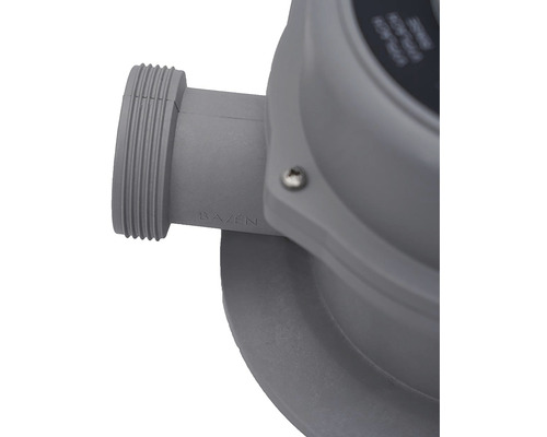 Detail šedé přípojky čerpadla