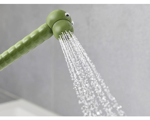 Sprchová hlavice ve tvaru housenky s proudem vody