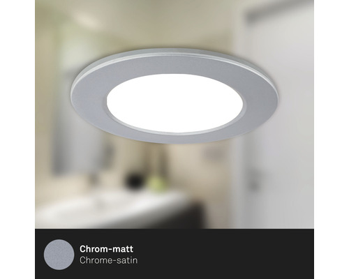 Stropní vestavné svítidlo z kovu v koupelně