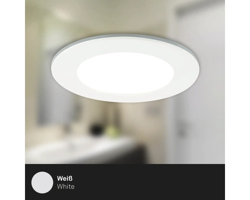 Bílé LED stropní svítidlo v koupelně