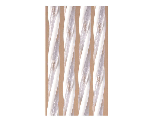 Detail stočených bílých elektrických kabelů