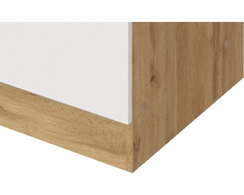 Detail nábytku ze dřeva a bílé