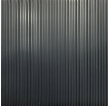 Rýhovaná kovová deska pro stavební a konstrukční projekty