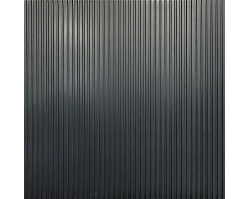 Rýhovaná kovová deska pro stavební a konstrukční projekty