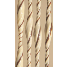 Detailní záběr na čtyři stočené tyče.