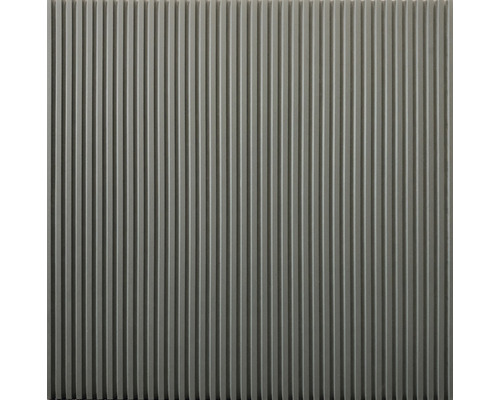 Nástěnný panel s vertikálními drážkami