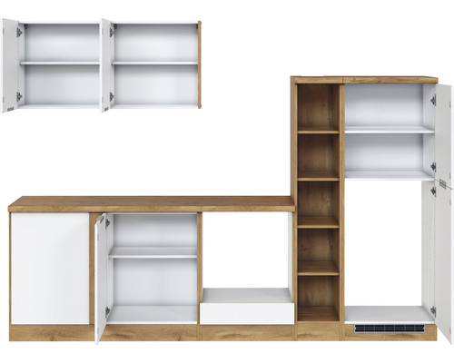 Moderní kuchyňská nábytková sestava s otevřenými a uzavřenými přihrádkami