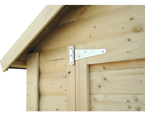 Detailní pohled na dřevěnou boudu s T-závěsem na dveřích