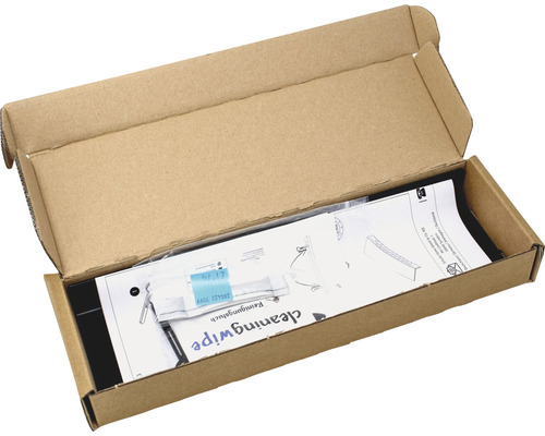 Otevřená kartonová krabice s čisticím ubrouskem a montážním návodem