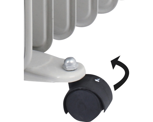 Detail olejového radiátoru s otočnými kolečky pro snadnou mobilitu