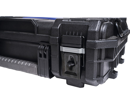 Detailní pohled na kufr na nářadí se zámkem