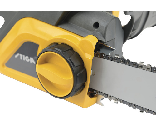 Detailní pohled na řetězovou pilu Stiga