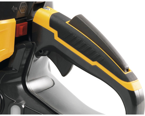 Detail rukojeti řetězové pily