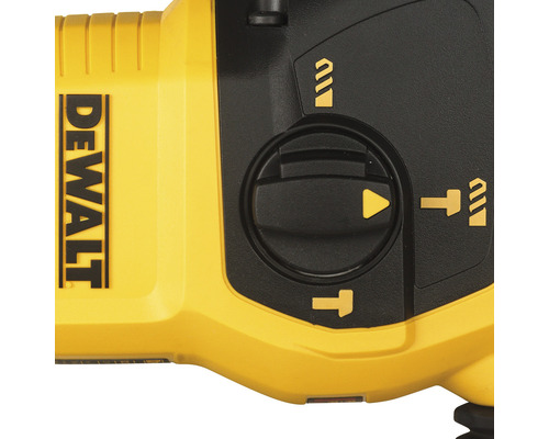 Detailní pohled na vrtací kladivo DeWalt s přepínačem funkcí