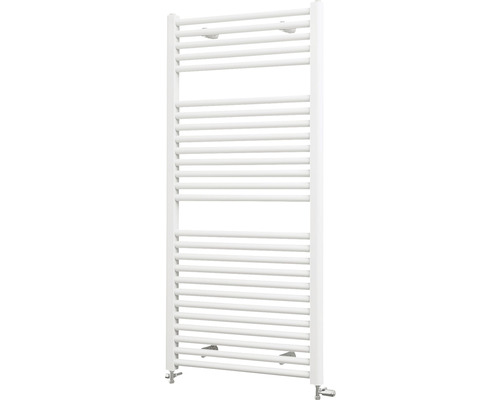 Otopný žebřík s mnoha vodorovnými topnými trubkami.