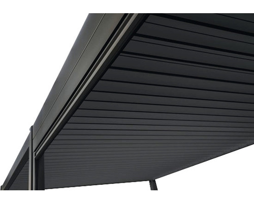 Detail terasového zastřešení s lamelami