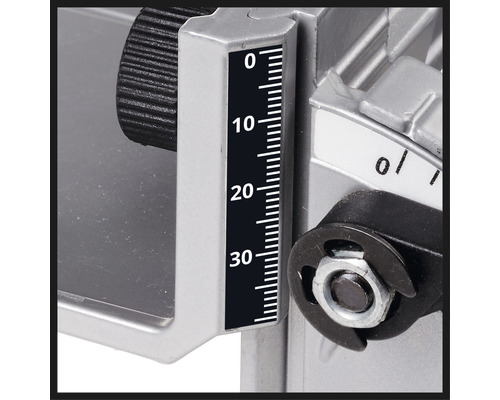 Detail pily se stupnicí pro měření úhlů.