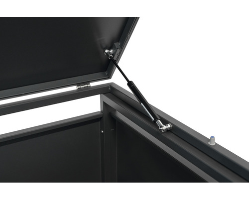 Detailní pohled na otevřený úložný box s podpěrou víka