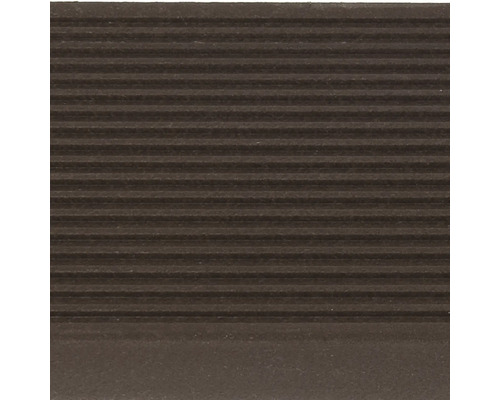 Dřevěná terasová prkna s drážkami