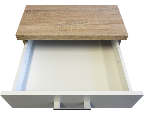 Otevřená zásuvka komody