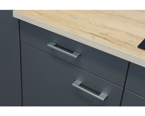 Detail spodní skříňky s pracovní deskou a zásuvkami