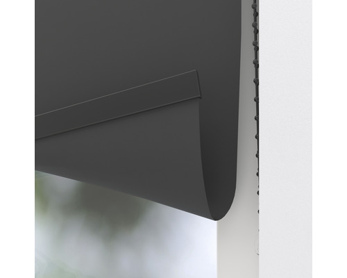 Detail černého rolety