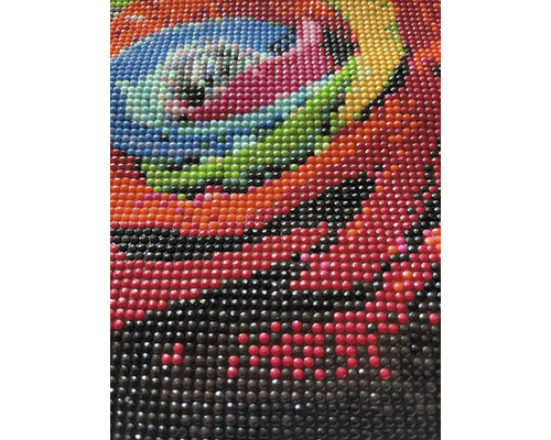 Detail uměleckého díla Diamond Painting s kruhovým vzorem